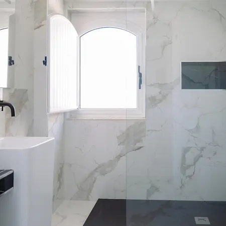 The Square - Luxury Apartman Scilla